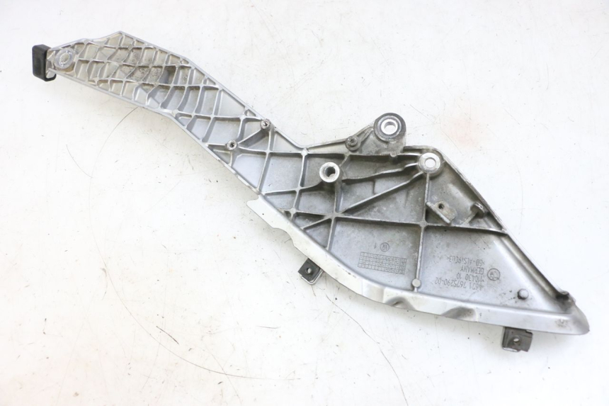 photo de FRONT RIGHT FOOTREST MOUNT BMW R RT ABS 1200 (2010 - 2014) - Zoom on usage condition