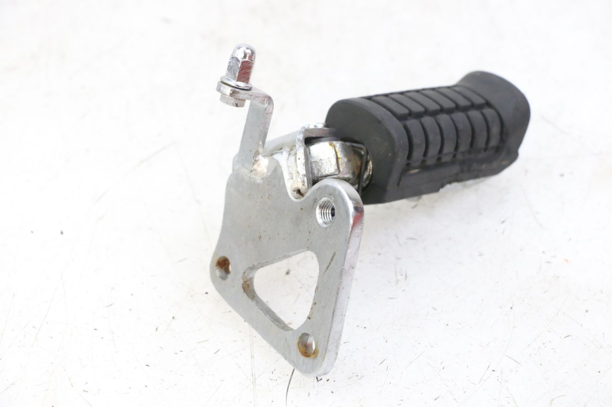 photo de FRONT RIGHT FOOTREST MOUNT REGAL RAPTOR RAXTER 2 125 (2007 - 2015) - Product overview