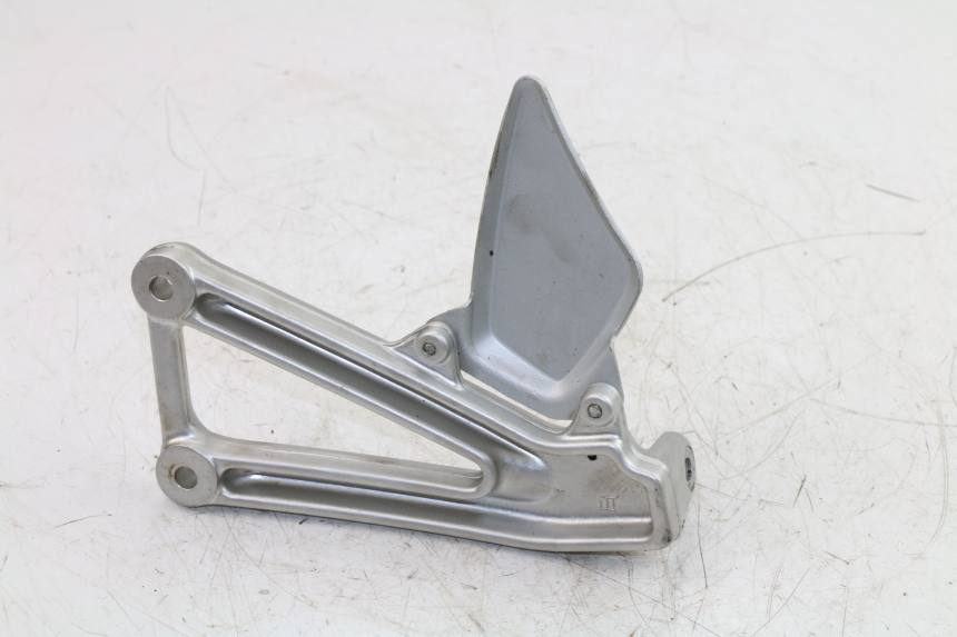 photo de FRONT RIGHT FOOTREST MOUNT DUCATI ST3 992 (2006 - 2008) - Technical close-up