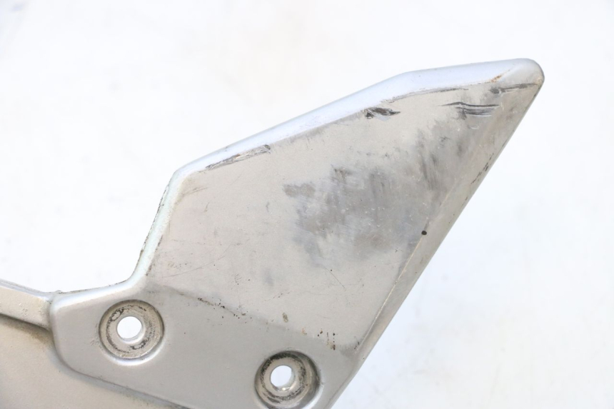 photo de FRONT RIGHT FOOTREST MOUNT SUZUKI SV S 650 (2003 - 2009) - Component detail
