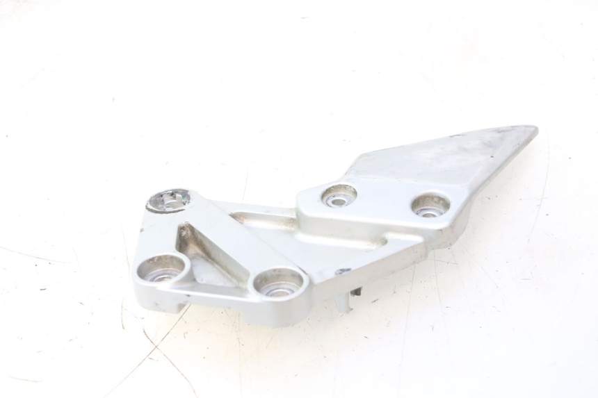photo de FRONT RIGHT FOOTREST MOUNT SUZUKI SV S 650 (2003 - 2009) - Product overview
