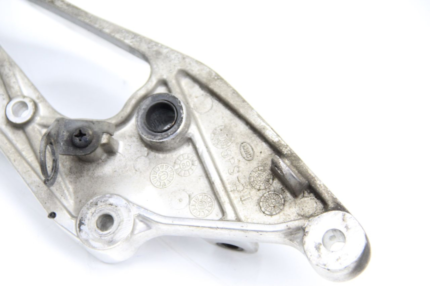 photo de FRONT RIGHT FOOTREST MOUNT YAMAHA TDM ABS 900 (2002 - 2014) - Technical close-up