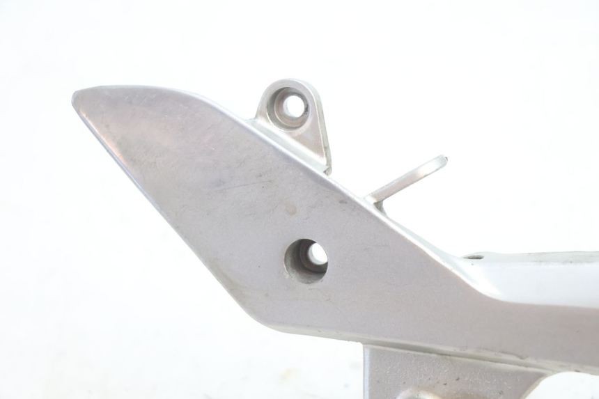 photo de FRONT RIGHT FOOTREST MOUNT HONDA VFR FI RC46 800 (1998 - 2001) - Component detail