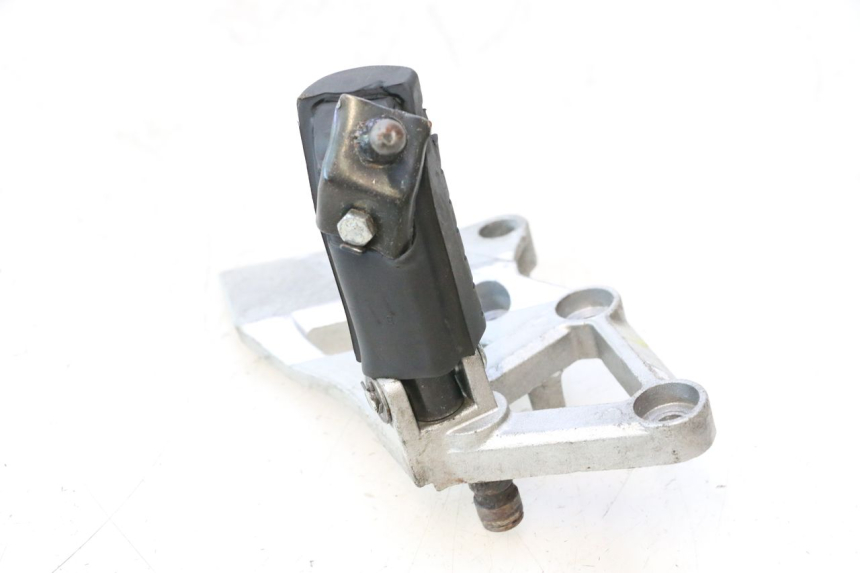 photo de FRONT RIGHT FOOTREST MOUNT DAELIM VJ ROADWIN 125 (2004 - 2007) - Surface and material condition