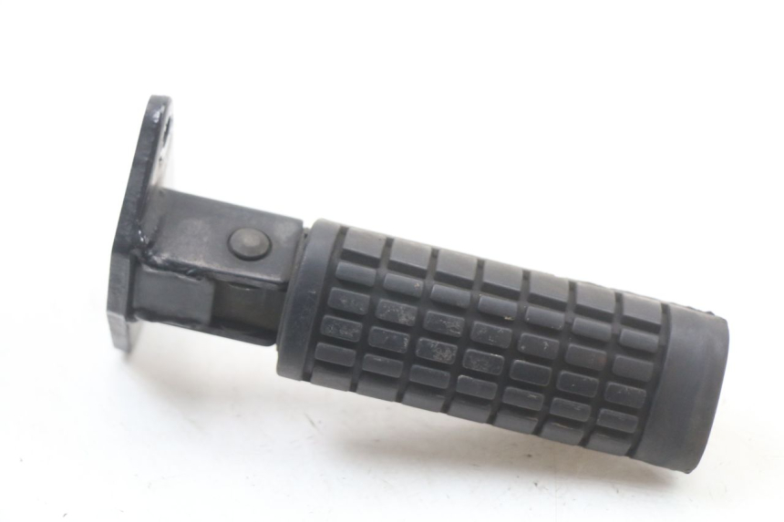 photo de Front right footrest bracket SUZUKI VL INTRUDER 125 (2004 - 2007) - Component detail