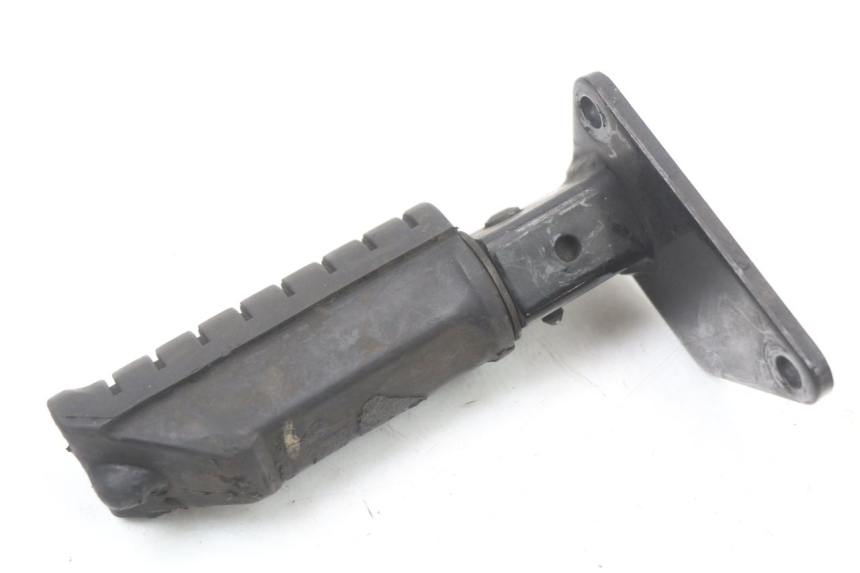 photo de Front right footrest bracket SUZUKI VL INTRUDER 125 (2004 - 2007) - Alternative perspective