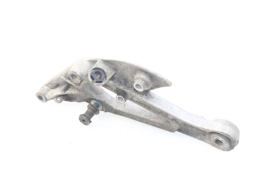 photo de FRONT RIGHT FOOTREST MOUNT YAMAHA XJ600 XJ DIVERSION 600 (1992 - 1997) - Zoom on usage condition