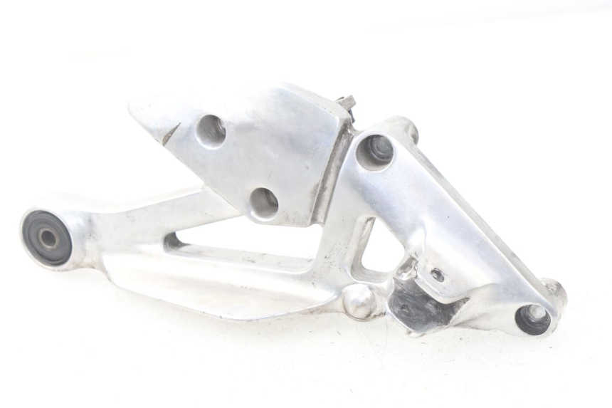 photo de FRONT RIGHT FOOTREST MOUNT YAMAHA XJ600 XJ DIVERSION 600 (1992 - 1997) - Main view