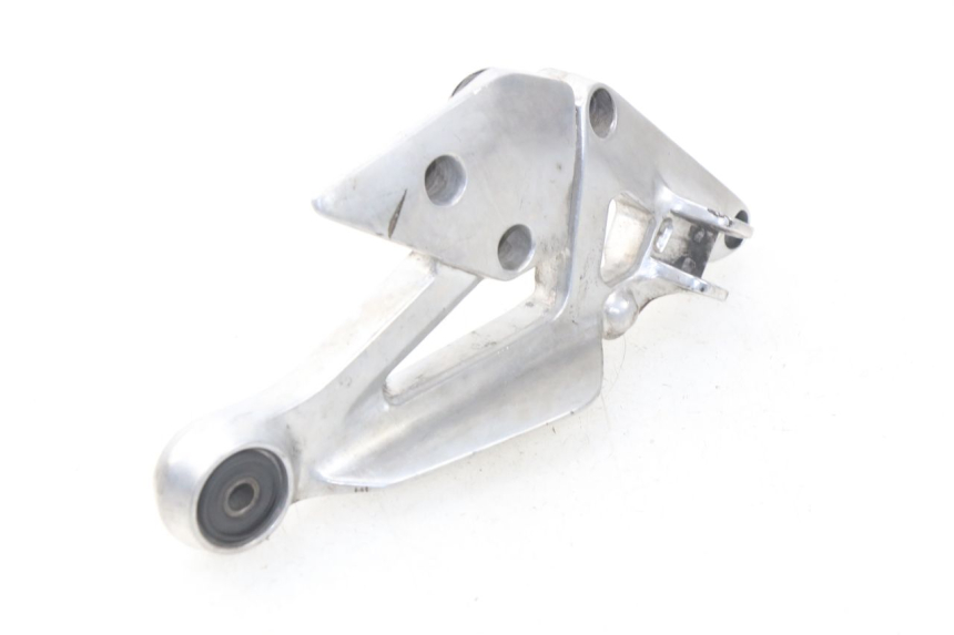 photo de FRONT RIGHT FOOTREST MOUNT YAMAHA XJ600 XJ DIVERSION 600 (1992 - 1997) - Technical close-up