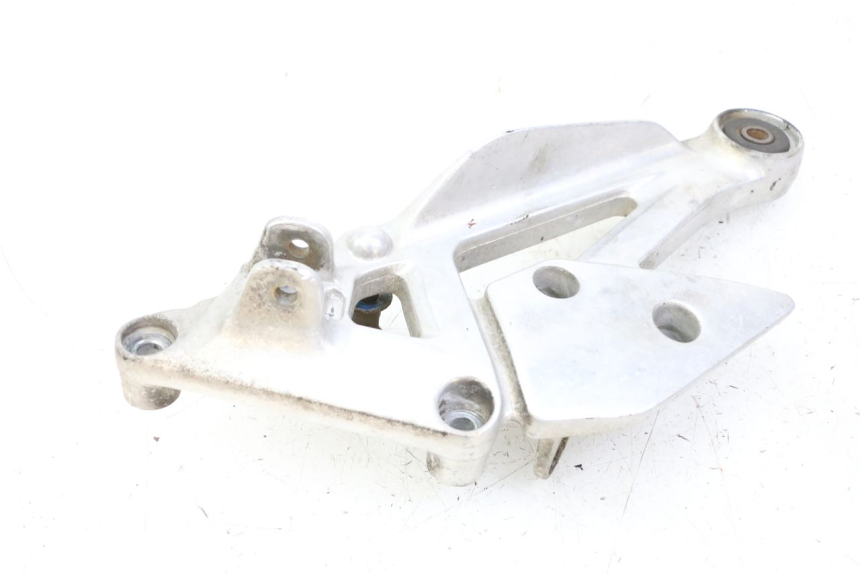 photo de FRONT RIGHT FOOTREST MOUNT YAMAHA XJN DIVERSION 600 (2000 - 2003) - Checked used part