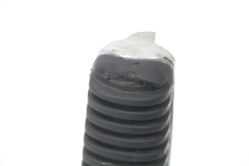 photo de FRONT RIGHT FOOTREST MOUNT YAMAHA XJN XJ N DIVERSION 600 (1994 - 1997) - Technical close-up