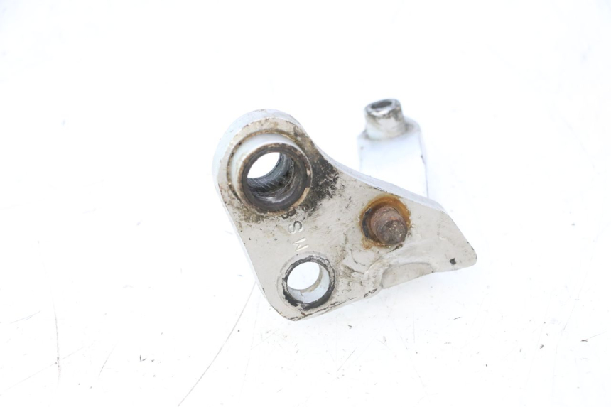 photo de FRONT RIGHT FOOTREST MOUNT HONDA XRV AFRICA TWIN 750 (1990 - 1992) - Technical close-up