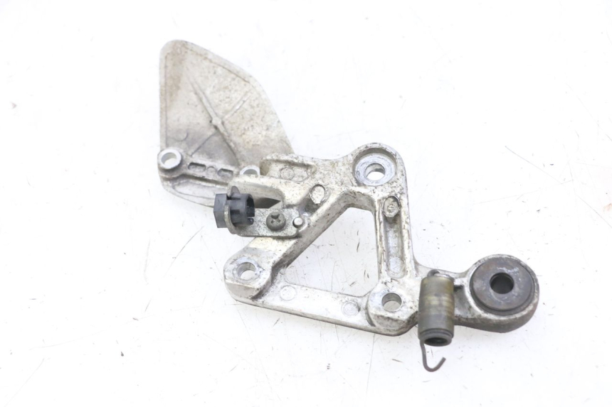 photo de RIGHT FRONT FOOTREST BRACKET YAMAHA FZS FAZER 600 (2001 - 2003) - Component detail