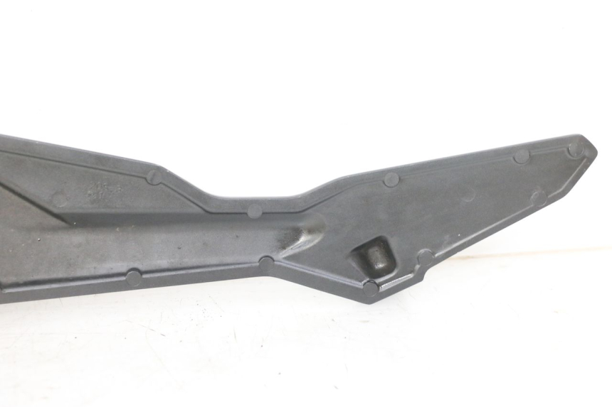 photo de FRONT RIGHT FOOTREST MOUNT YAMAHA XJ6 ABS 600 (2008 - 2016) - Zoom on usage condition