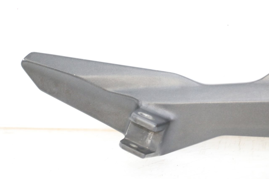 photo de FRONT RIGHT FOOTREST MOUNT YAMAHA XJ6 ABS 600 (2008 - 2016) - Surface and material condition