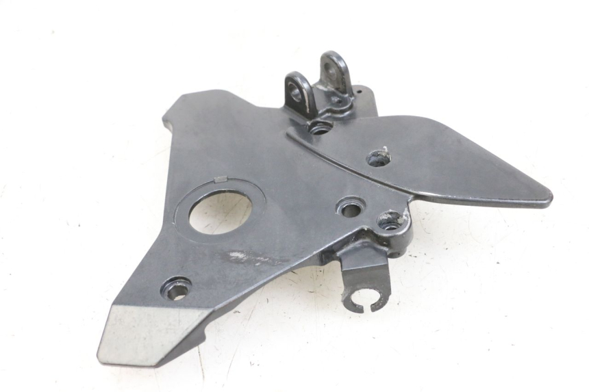 photo de FRONT RIGHT FOOTREST MOUNT KAWASAKI ZR 7 750 (1999 - 2004) - Product overview