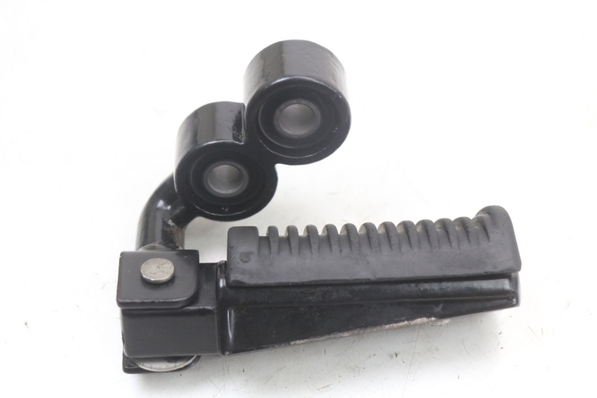 photo de FRONT LEFT FOOTREST MOUNT ARCHIVE CAFE RACER 4T 50 (2019 - 2024) - Alternative perspective