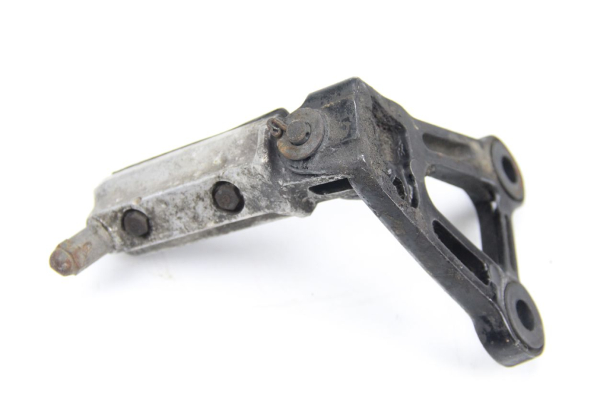 photo de FRONT LEFT FOOTREST MOUNT HONDA CBR F SC21 1000 (1986 - 1992) - Zoom on usage condition