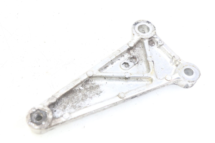 photo de LEFT FRONT FOOTREST BRACKET HONDA CM 125 (1983 - 2003) - Component detail