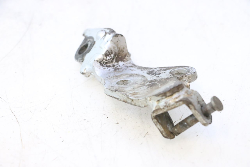 photo de FRONT LEFT FOOTREST MOUNT HONDA CRF CR-F 125 (2020 - 2021) - Alternative perspective