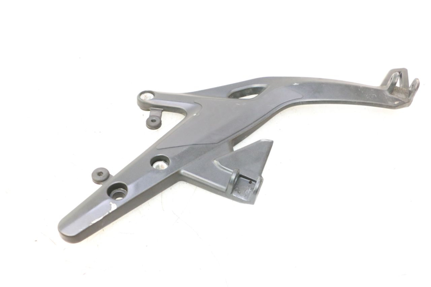 photo de FRONT LEFT FOOTREST MOUNT KAWASAKI ER-6 ER6 F ABS 650 (2012 - 2016) - Product overview
