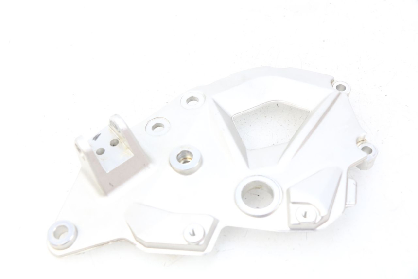 photo de FRONT LEFT FOOTREST MOUNT BMW F GS K81 850 (2018 - 2023) - Component detail