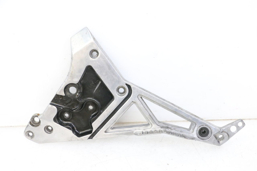 photo de FRONT LEFT FOOTREST MOUNT YAMAHA FJ 36Y 1100 (1984 - 1985) - Main view