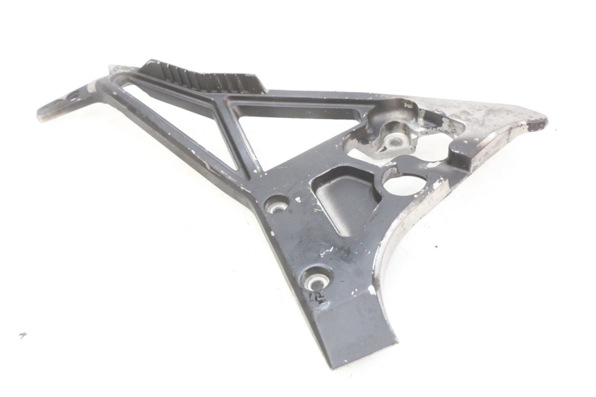 photo de LEFT FRONT FOOTREST BRACKET YAMAHA FJ 3CX 1200 (1986 - 1996) - Technical close-up
