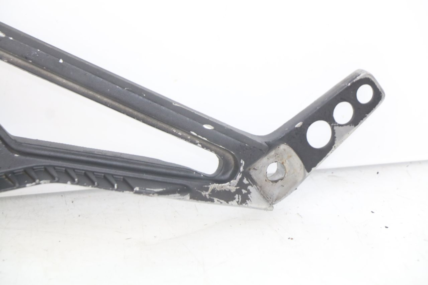photo de LEFT FRONT FOOTREST BRACKET YAMAHA FJ 3CX 1200 (1986 - 1996) - Surface and material condition