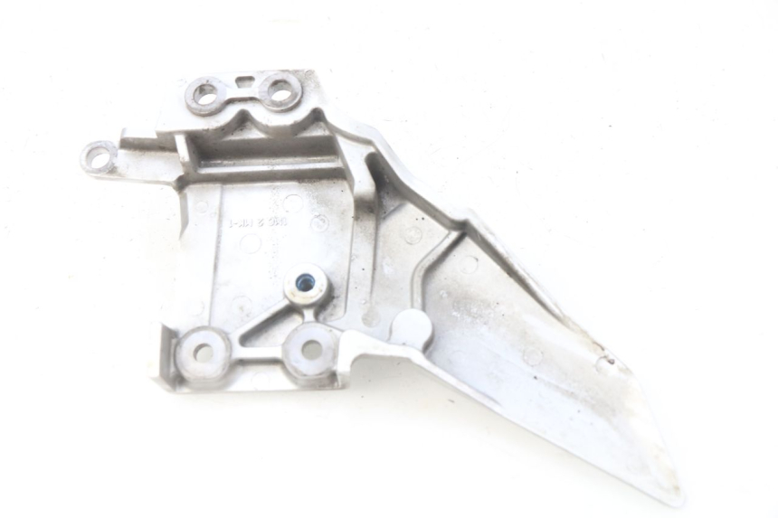 photo de LEFT FRONT FOOTREST BRACKET YAMAHA FJR ABS 1300 (2016 - 2020) - Component detail