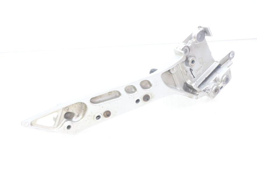 photo de LEFT FRONT FOOTREST BRACKET YAMAHA FJR ABS 1300 (2006 - 2012) - Surface and material condition