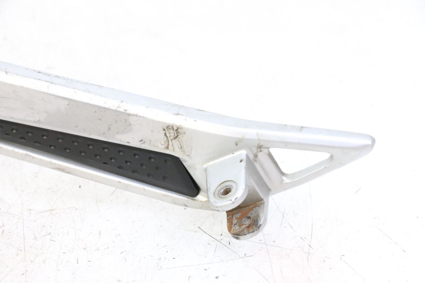 photo de LEFT FRONT FOOTREST BRACKET YAMAHA FJR ABS 1300 (2006 - 2012) - Fixing points details