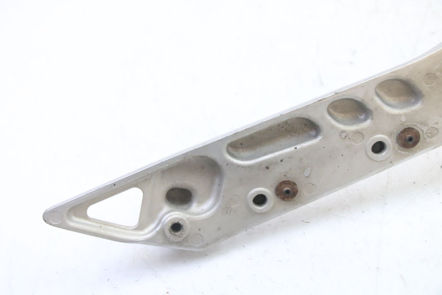 photo de LEFT FRONT FOOTREST BRACKET YAMAHA FJR ABS 1300 (2006 - 2012) - Surface and material condition
