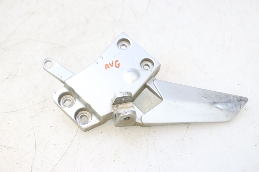 photo de FRONT LEFT FOOTREST MOUNT YAMAHA FJR 1300 (2001 - 2005) - Main view