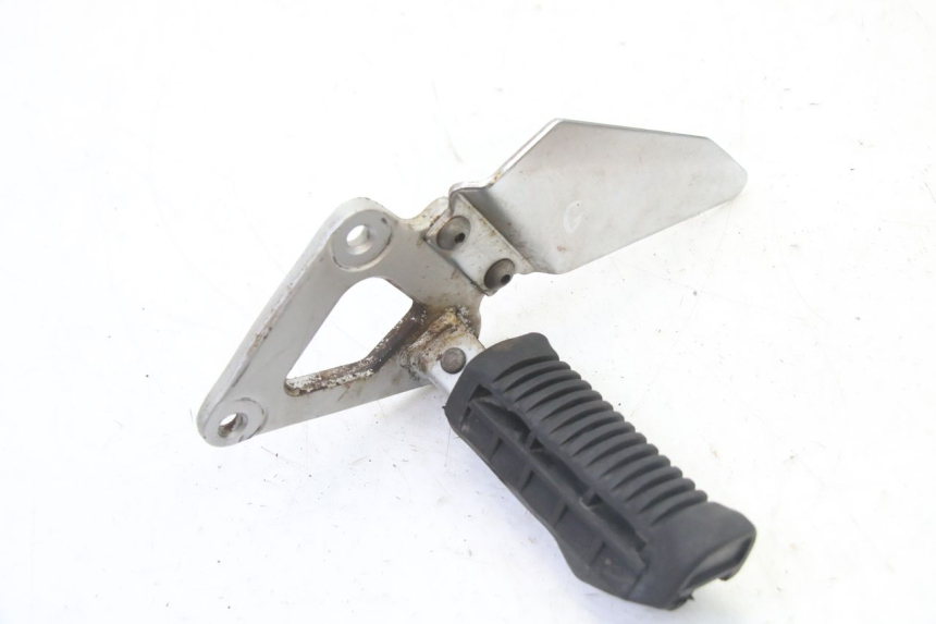 photo de FRONT LEFT FOOTREST MOUNT SUZUKI GS GSE 500 (2001 - 2003) - Main view