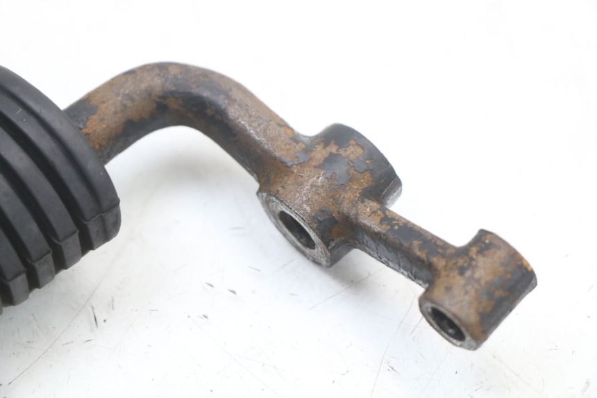 photo de FRONT LEFT FOOTREST MOUNT SUZUKI GSX E 250 (1982 - 1983) - Alternative perspective