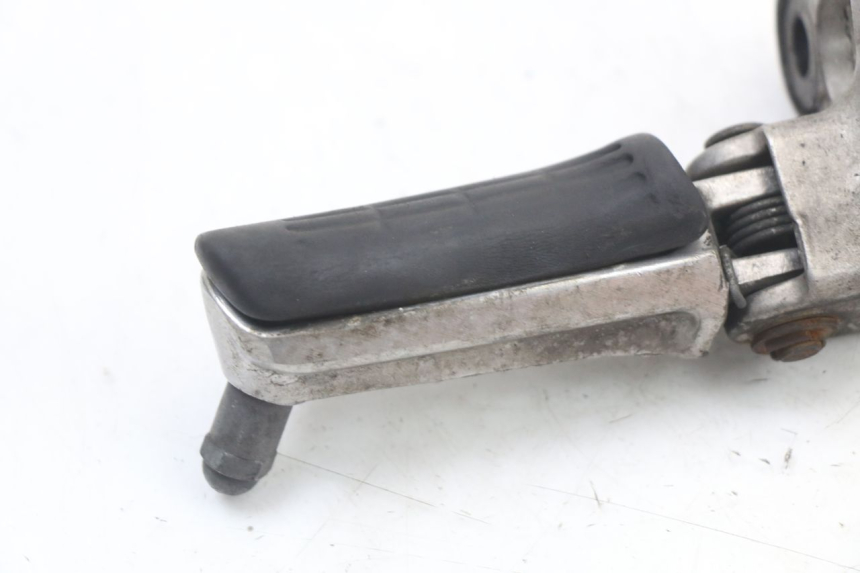 photo de FRONT LEFT FOOTREST MOUNT HONDA CBR F 1000 (1993 - 1996) - Component detail
