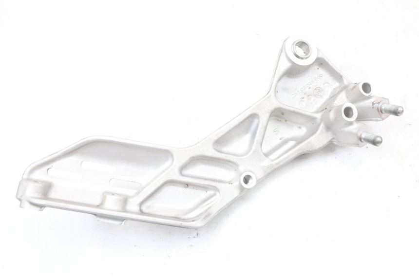 photo de FRONT LEFT FOOTREST MOUNT HUSQVARNA SVARTPILEN 401 (2018 - 2023) - Product overview