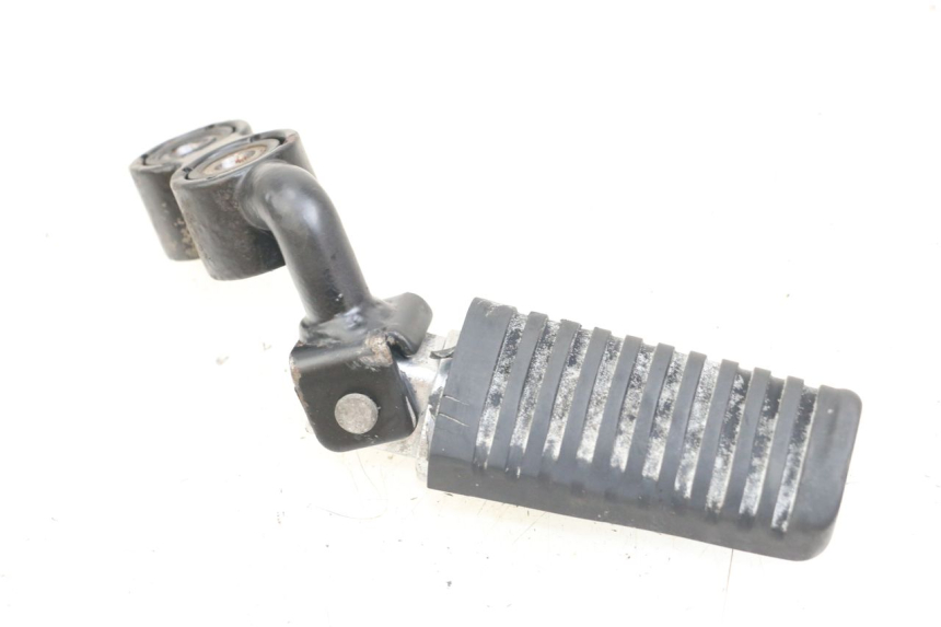 photo de FRONT LEFT FOOTREST MOUNT KYMCO K-PW K-PIPE 50 (2012 - 2017) - Component detail