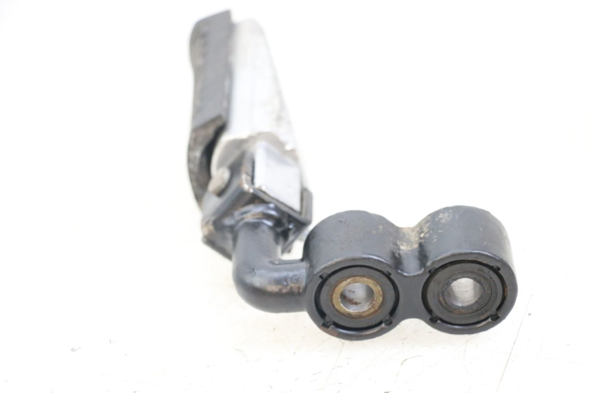 photo de FRONT LEFT FOOTREST MOUNT KYMCO K-PW K-PIPE 50 (2012 - 2017) - Technical close-up