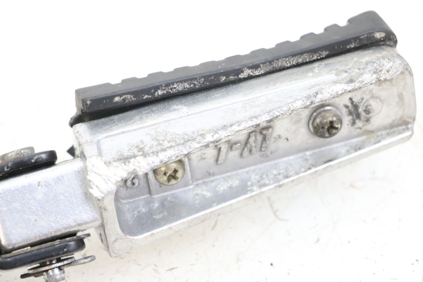 photo de FRONT LEFT FOOTREST MOUNT KYMCO K-PW K-PIPE 50 (2012 - 2017) - Product overview