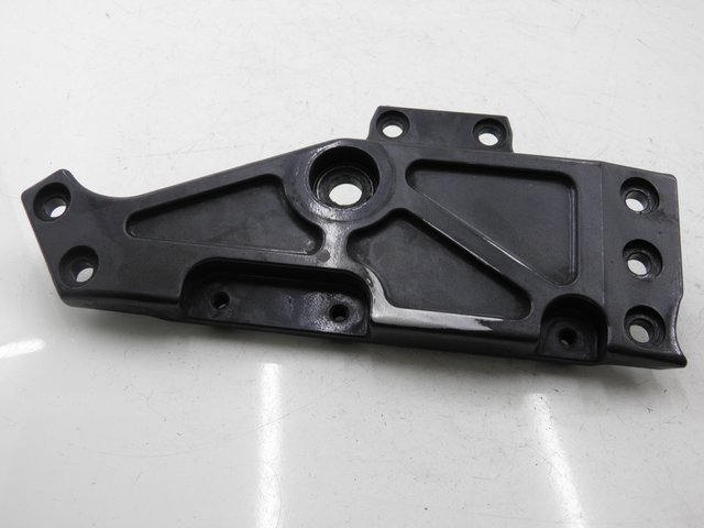 photo de FRONT LEFT FOOTREST MOUNT KAWASAKI ZEPHYR 550 (1991 - 1998) - Main view