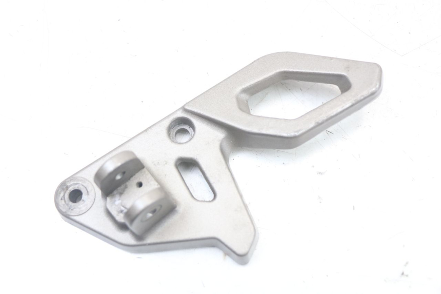 photo de FRONT LEFT FOOTREST MOUNT MASAI SCRAMBLER SPORT 125 (2021 - 2025) - Main view