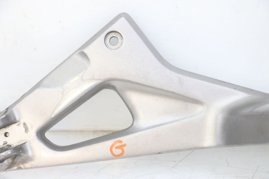 photo de FRONT LEFT FOOTREST MOUNT HONDA NTV DEAUVILLE ABS 700 (2007 - 2016) - Distinctive features