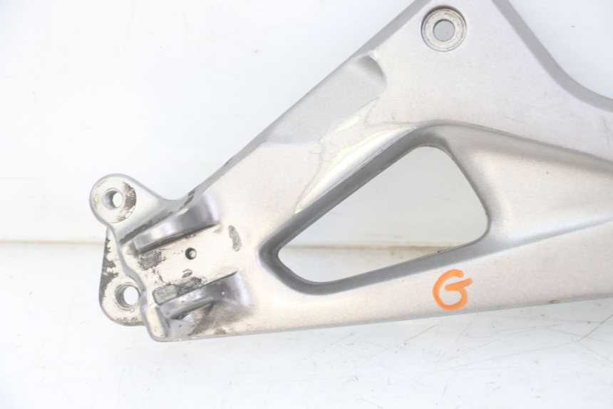 photo de FRONT LEFT FOOTREST MOUNT HONDA NTV DEAUVILLE ABS 700 (2007 - 2016) - Component zoom