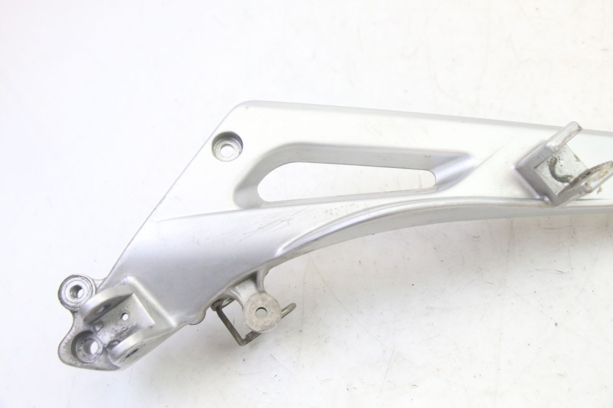 photo de FRONT LEFT FOOTREST MOUNT HONDA NTV DEAUVILLE 650 (2001 - 2006) - Component detail