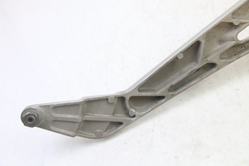 photo de FRONT LEFT FOOTREST MOUNT HONDA NTV DEAUVILLE 650 (2001 - 2006) - Product overview