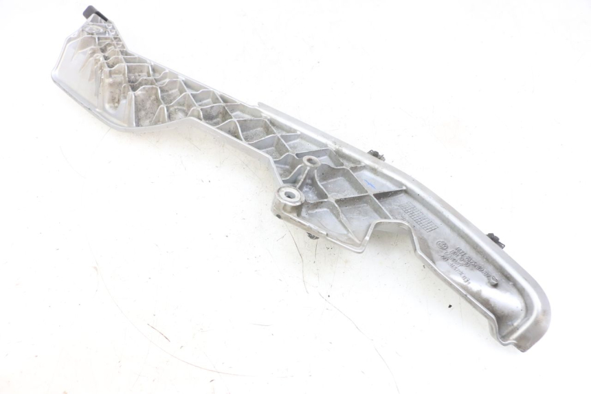 photo de FRONT LEFT FOOTREST MOUNT BMW R RT ABS 1200 (2010 - 2014) - Technical close-up