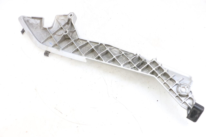 photo de FRONT LEFT FOOTREST MOUNT BMW R RT ABS 1200 (2010 - 2014) - Fixing points details