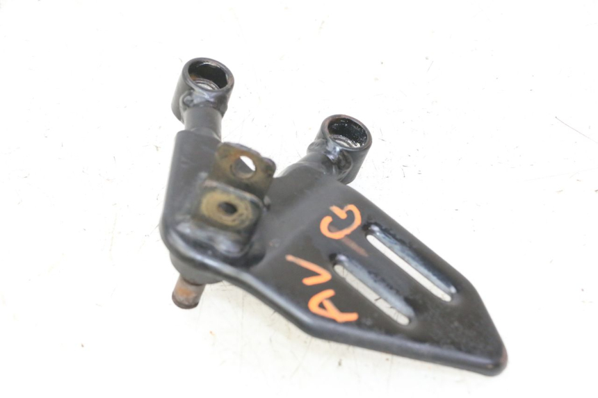 photo de FRONT LEFT FOOTREST MOUNT MAG POWER R-STREET 50 (2016 - 2025) - Technical close-up